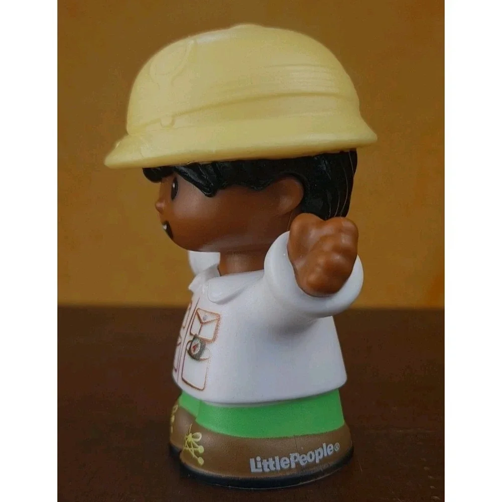 Fisher Price Little People GIRL ZOO KEEPER‎ SAFARI GUIDE Animal Caretaker 2016